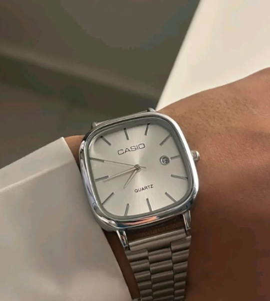 Casio Vintage Men’s Watch – Classic Silver Chain Bracelet, Timeless Design